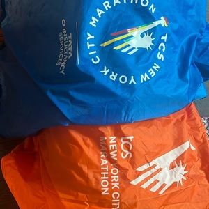 NYRR New York City Marathon orange and blue poncho